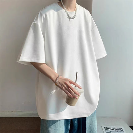 Loose-fitting T-shirt