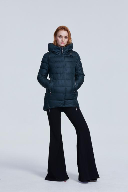 Women’s Warm Hooded Parka, Casual Winter Jacket for Everyday Wear