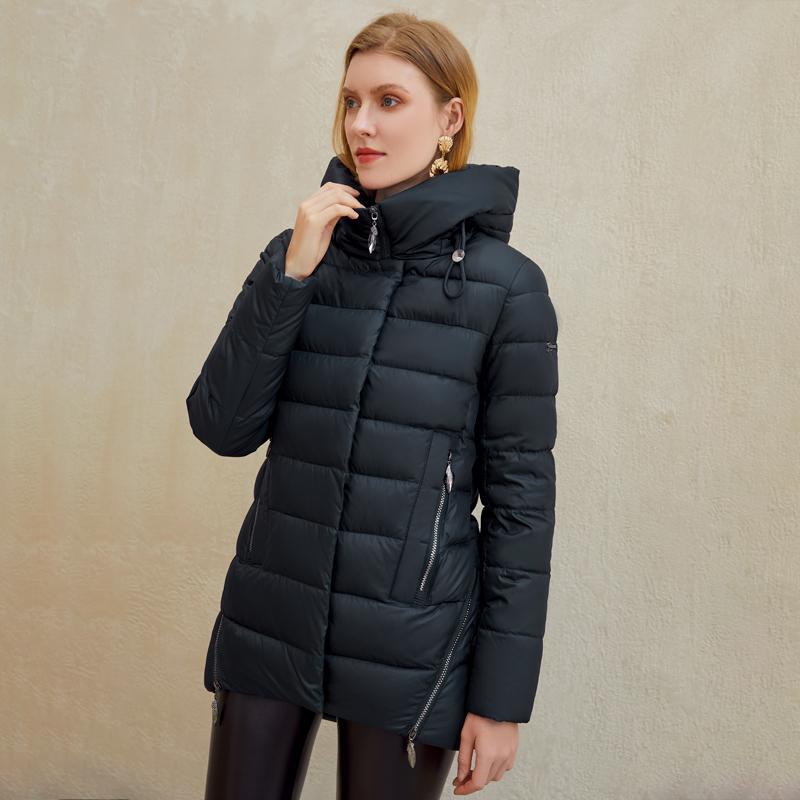 Women’s Warm Hooded Parka, Casual Winter Jacket for Everyday Wear