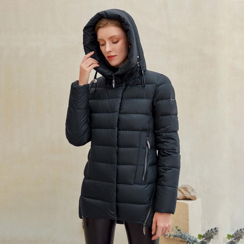 Women’s Warm Hooded Parka, Casual Winter Jacket for Everyday Wear