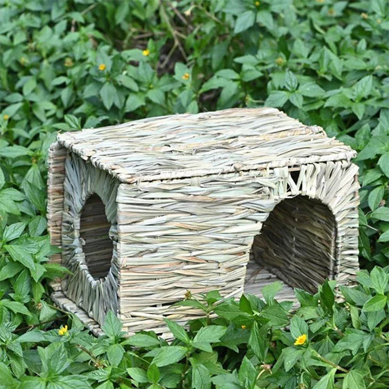 Foldable Woven Grass House for Small Pets