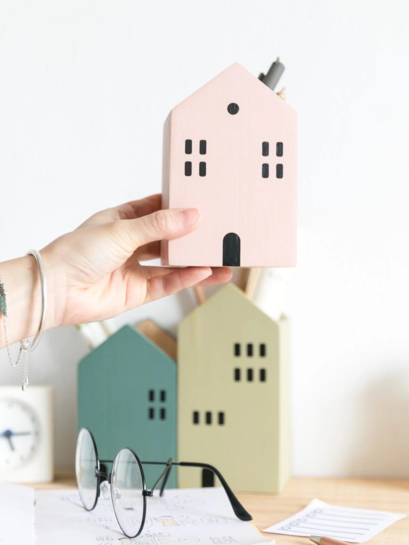 Cartoon House Wooden Pen Holder Pencil container Makeup Brush