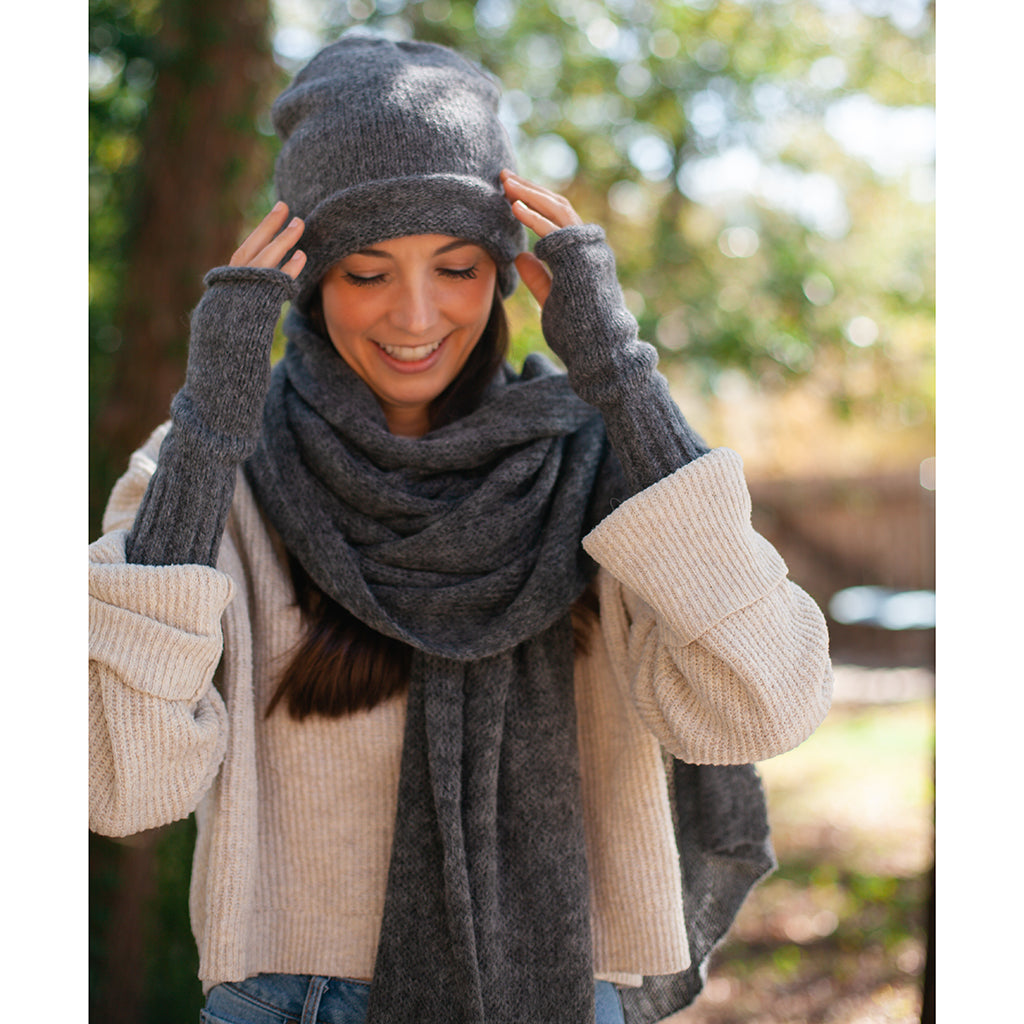 Luxury Knit Alpaca Scarf – Handwoven Coal Grey Winter Shawl